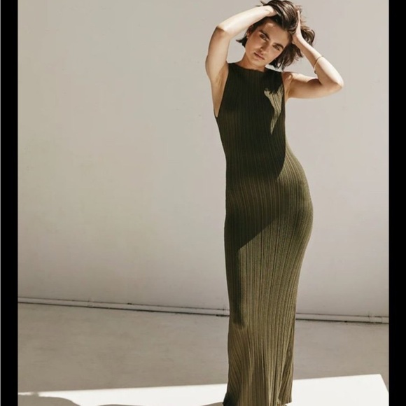 Dissh Viral dress boatneck maxi Olive - Picture 1 of 5